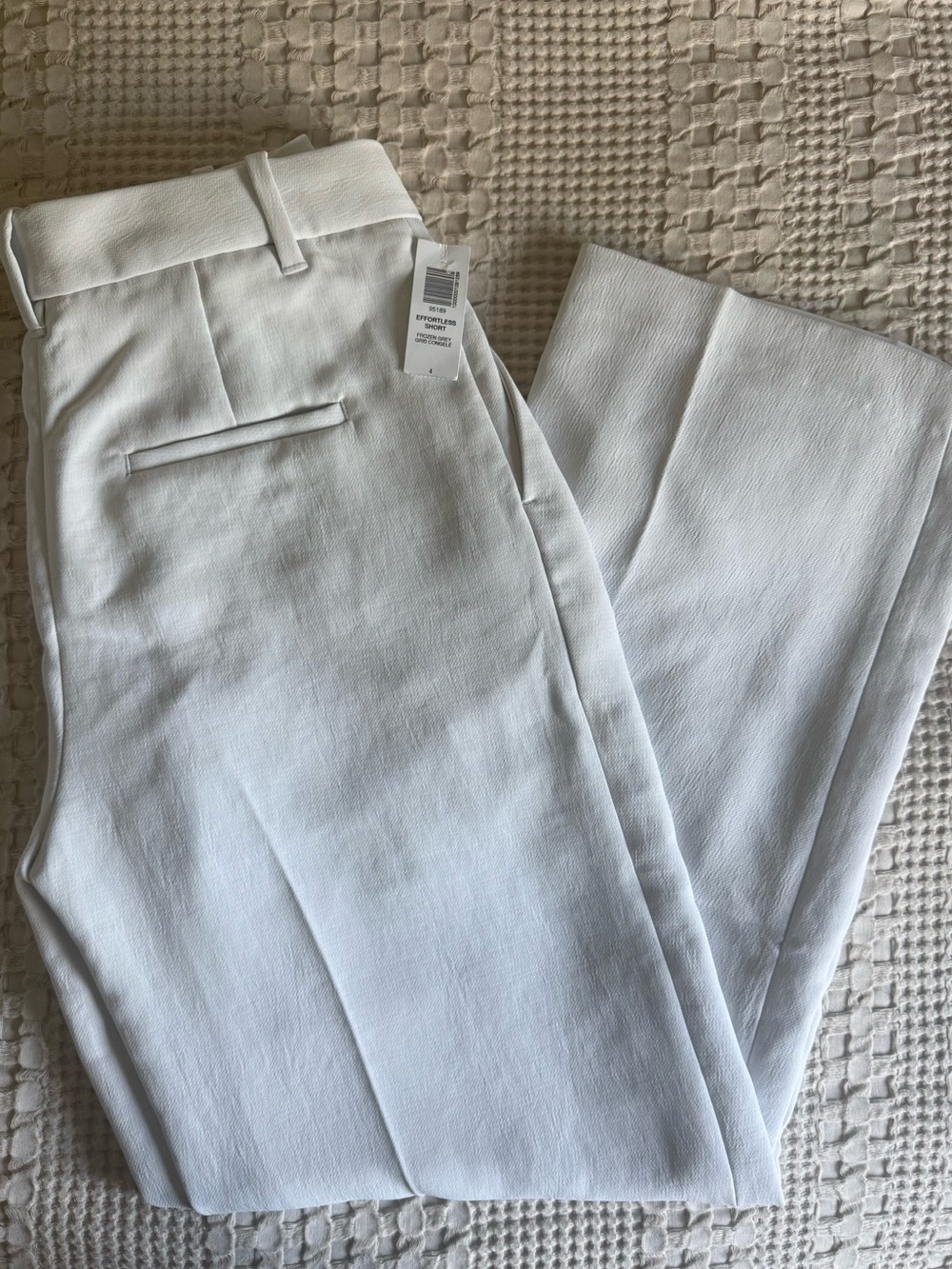 Aritzia Effortless Pants - size 4 Short